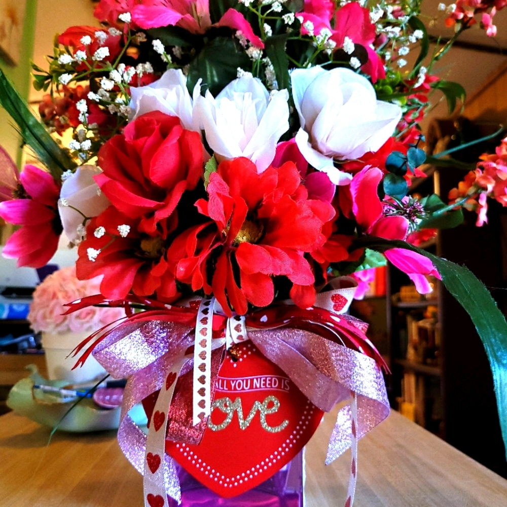 Valentine's day flower centerpiece/arrangement